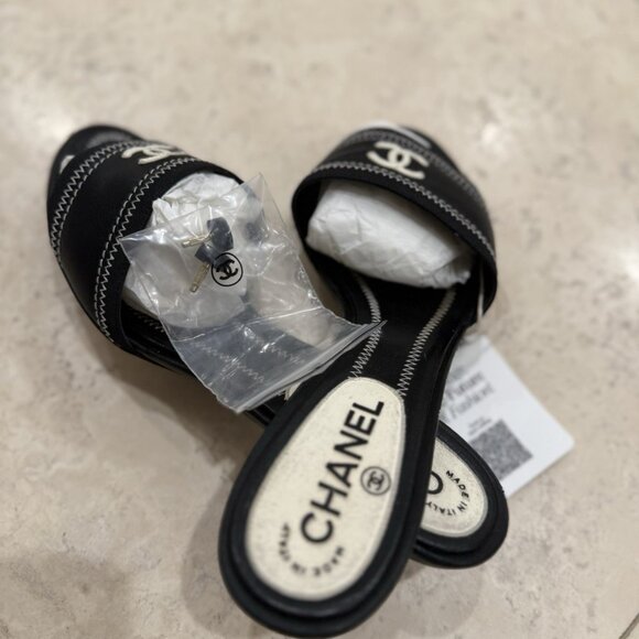 CHANEL CC LOGO LEATHER MULES SHOES HEELS BLACK - Picture 3 of 8